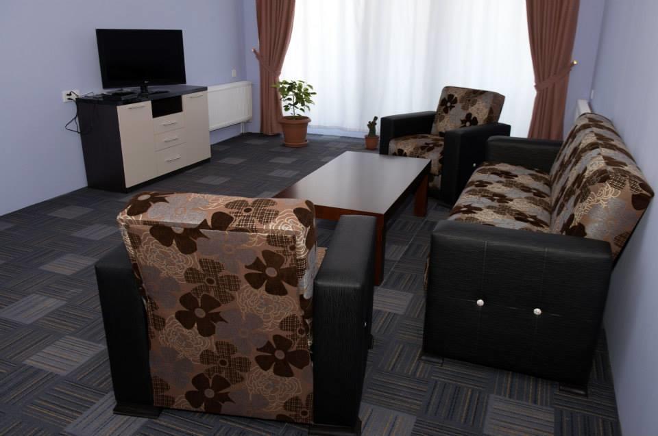 Deniz Guest House Набран Екстериор снимка