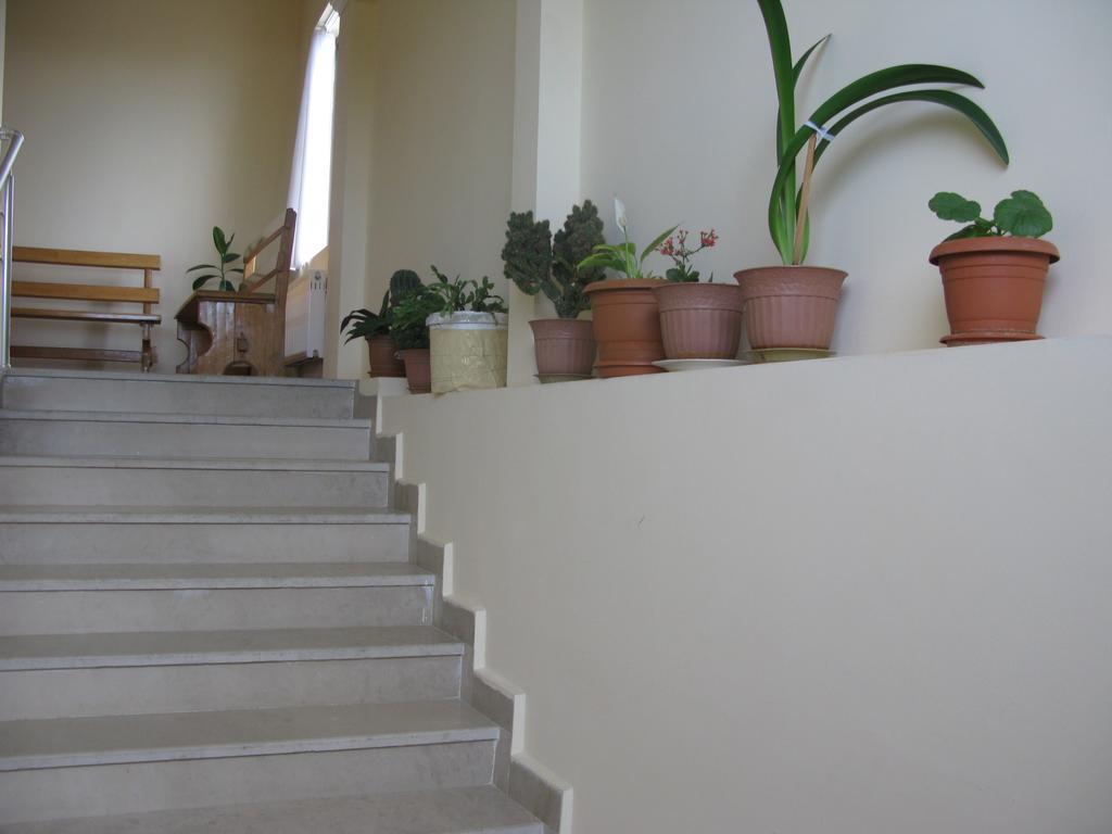 Deniz Guest House Набран Екстериор снимка