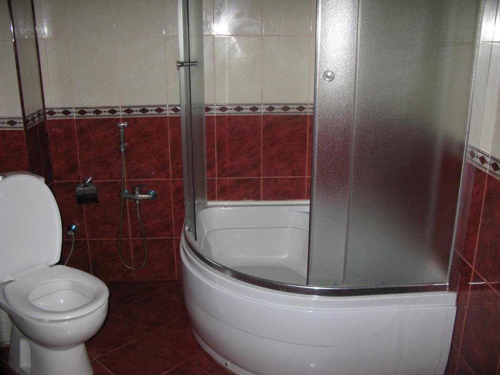 Deniz Guest House Набран Екстериор снимка