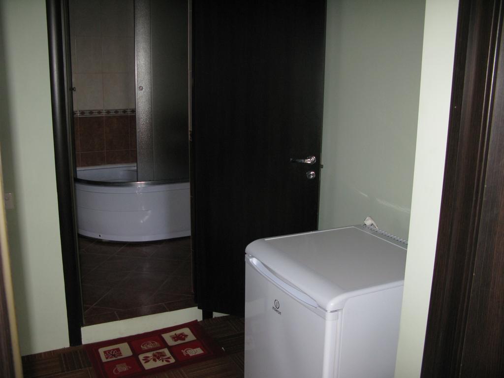 Deniz Guest House Набран Екстериор снимка