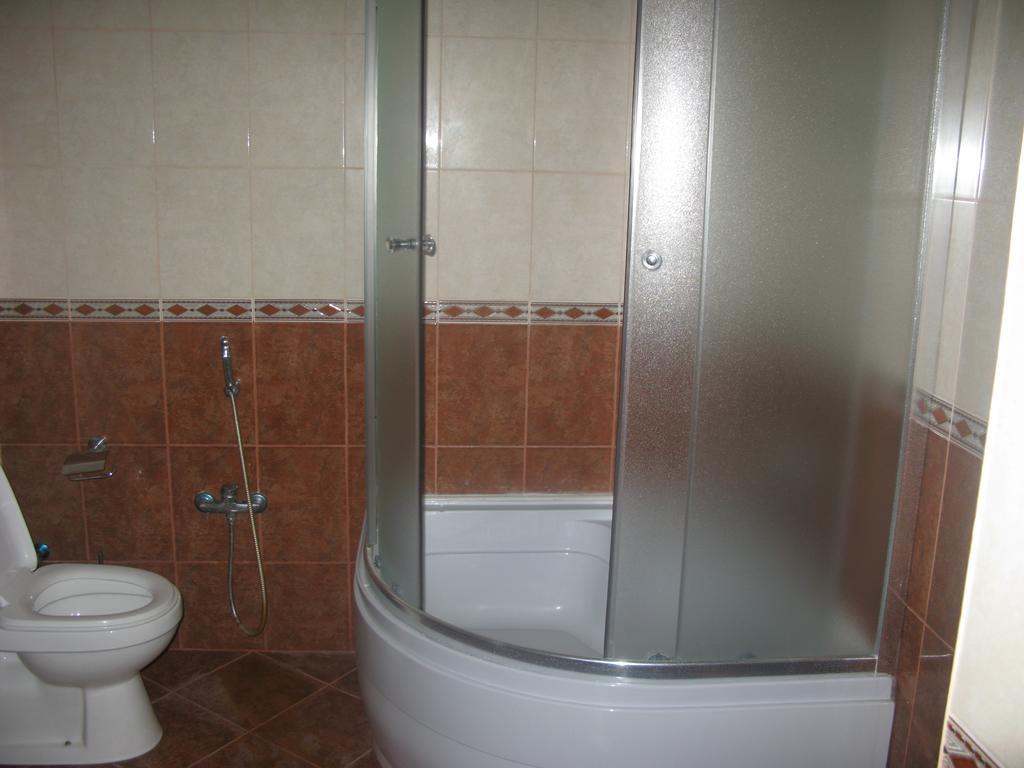 Deniz Guest House Набран Екстериор снимка